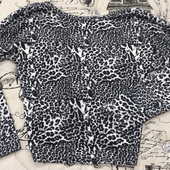 🎁 Poof New York Leopard Twist Back Long Sleeve Top - Picture 4 of 7